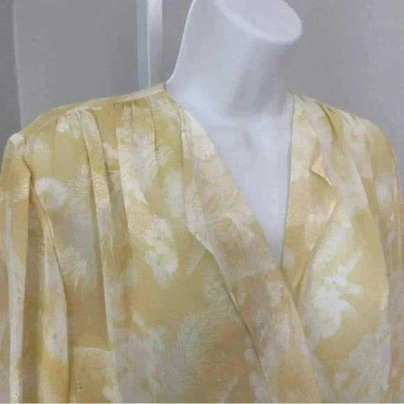 NWT Vince Pastel Floral Blouse Butter Yellow size XS - Picture 4 of 13